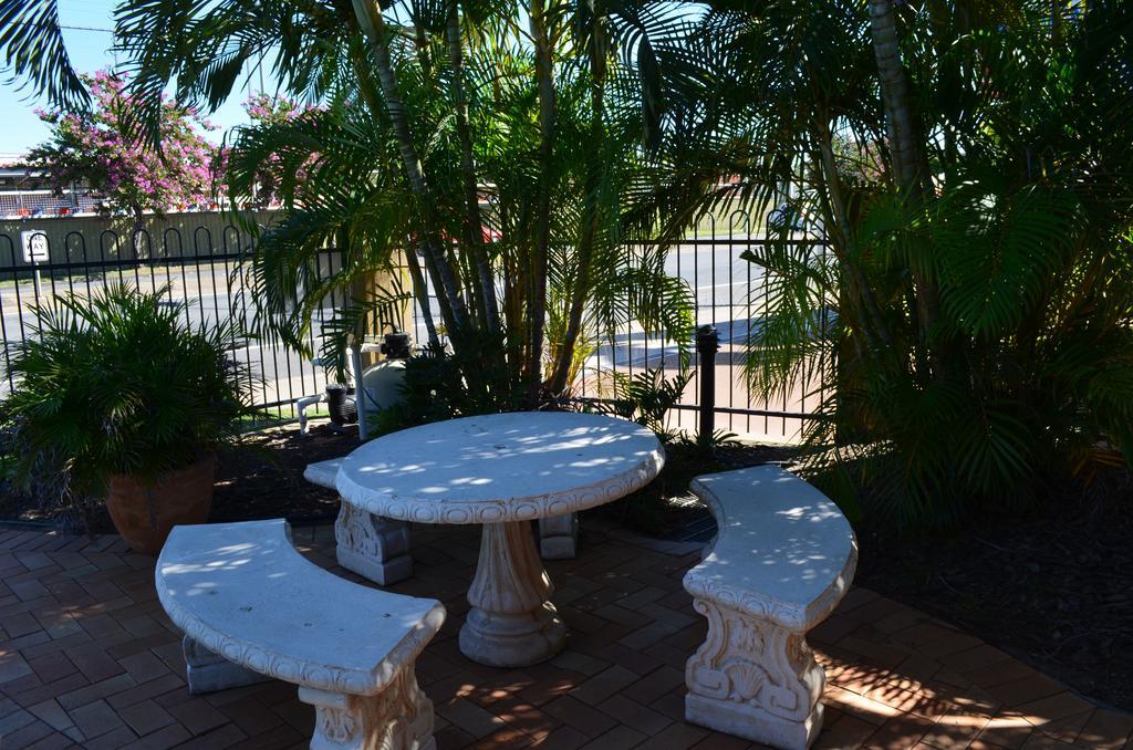 Rockhampton Palms Motor Inn Dış mekan fotoğraf
