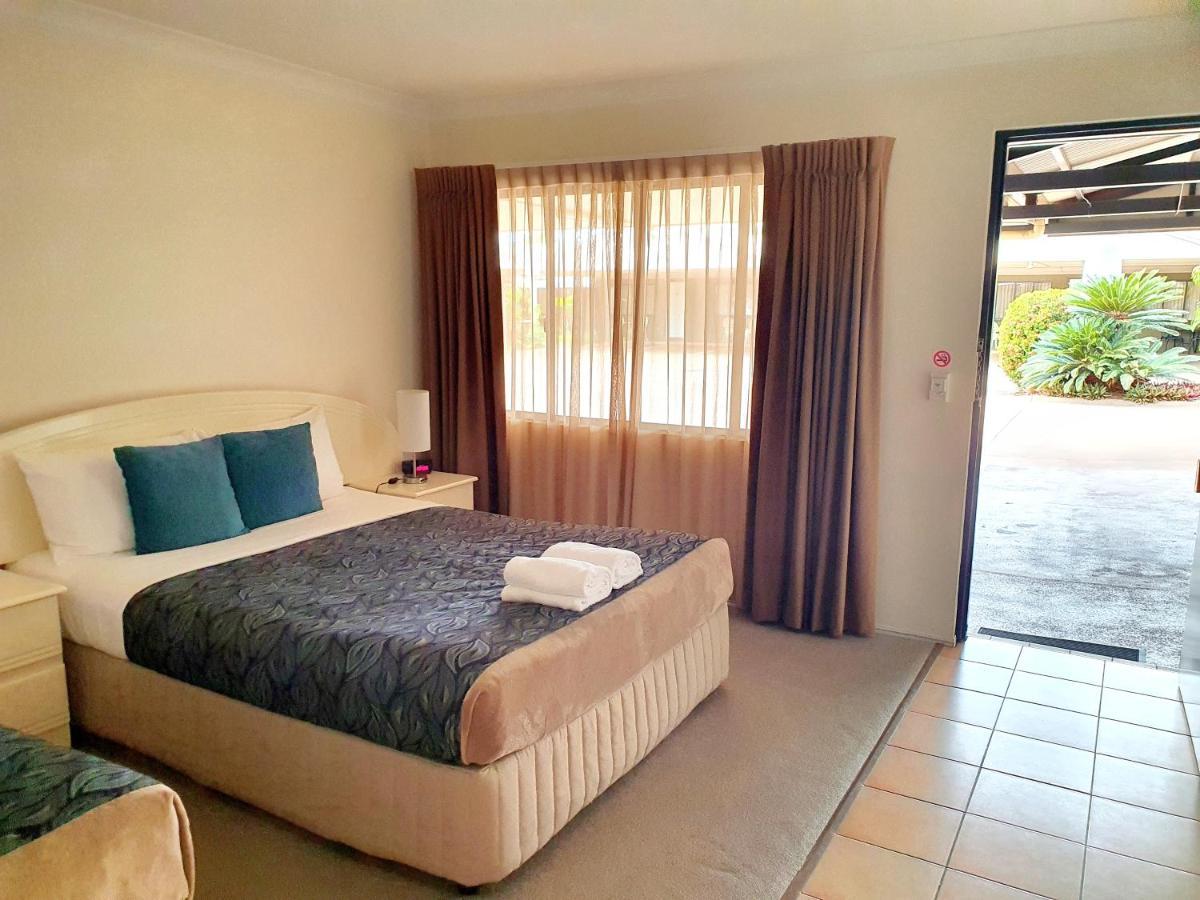 Rockhampton Palms Motor Inn Dış mekan fotoğraf