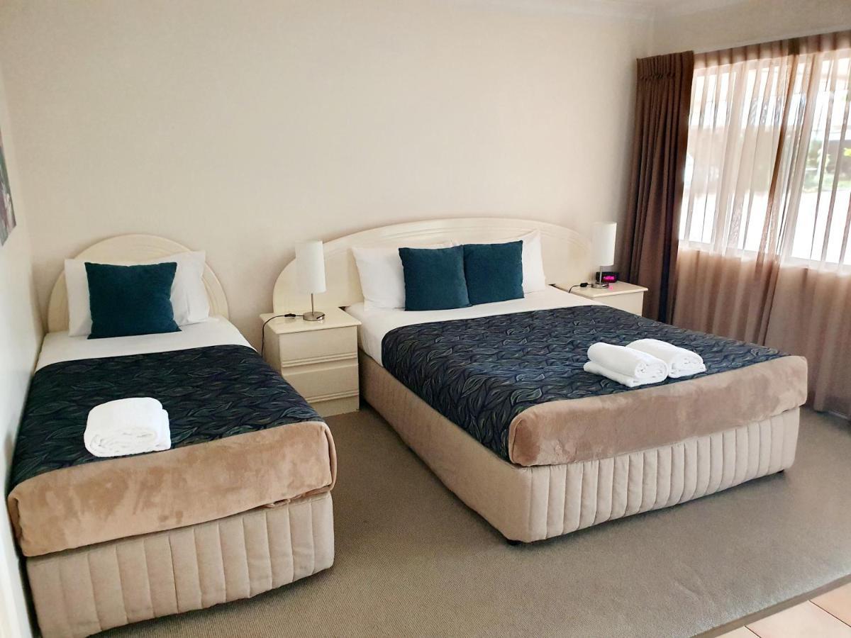 Rockhampton Palms Motor Inn Dış mekan fotoğraf