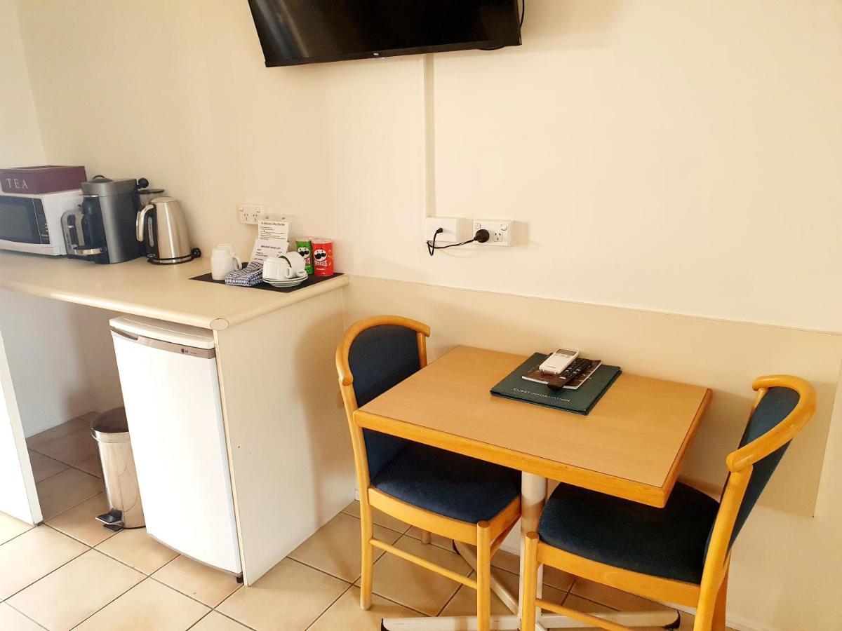 Rockhampton Palms Motor Inn Dış mekan fotoğraf